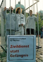 Remise de la pétition de soutien à Marino Keckeis, objecteur de conscience en grève de la faim vignette